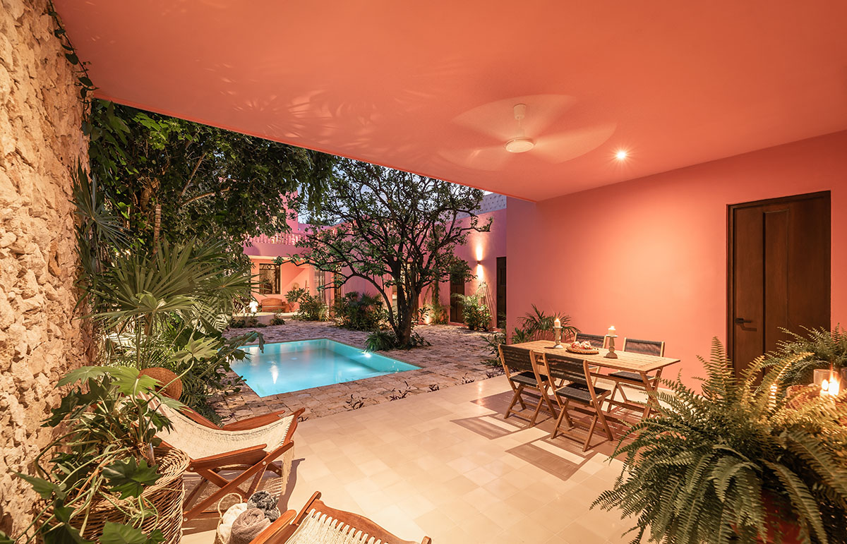 Workshop, Diseño y Construcción combines historic elements with Mexican pink in Casa Maca 