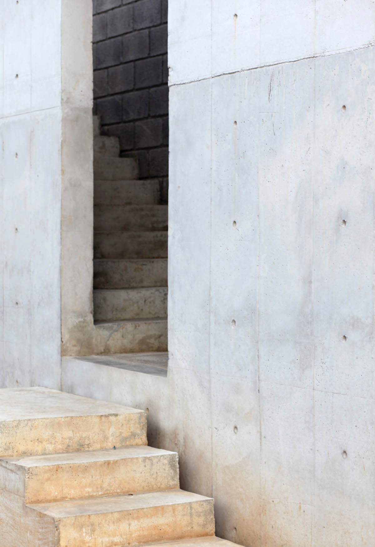 S-AR completes concrete Casa Mirador in Mexico 