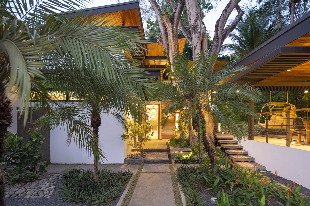 VA Studio completes Casa Besos in Costa Rican jungle