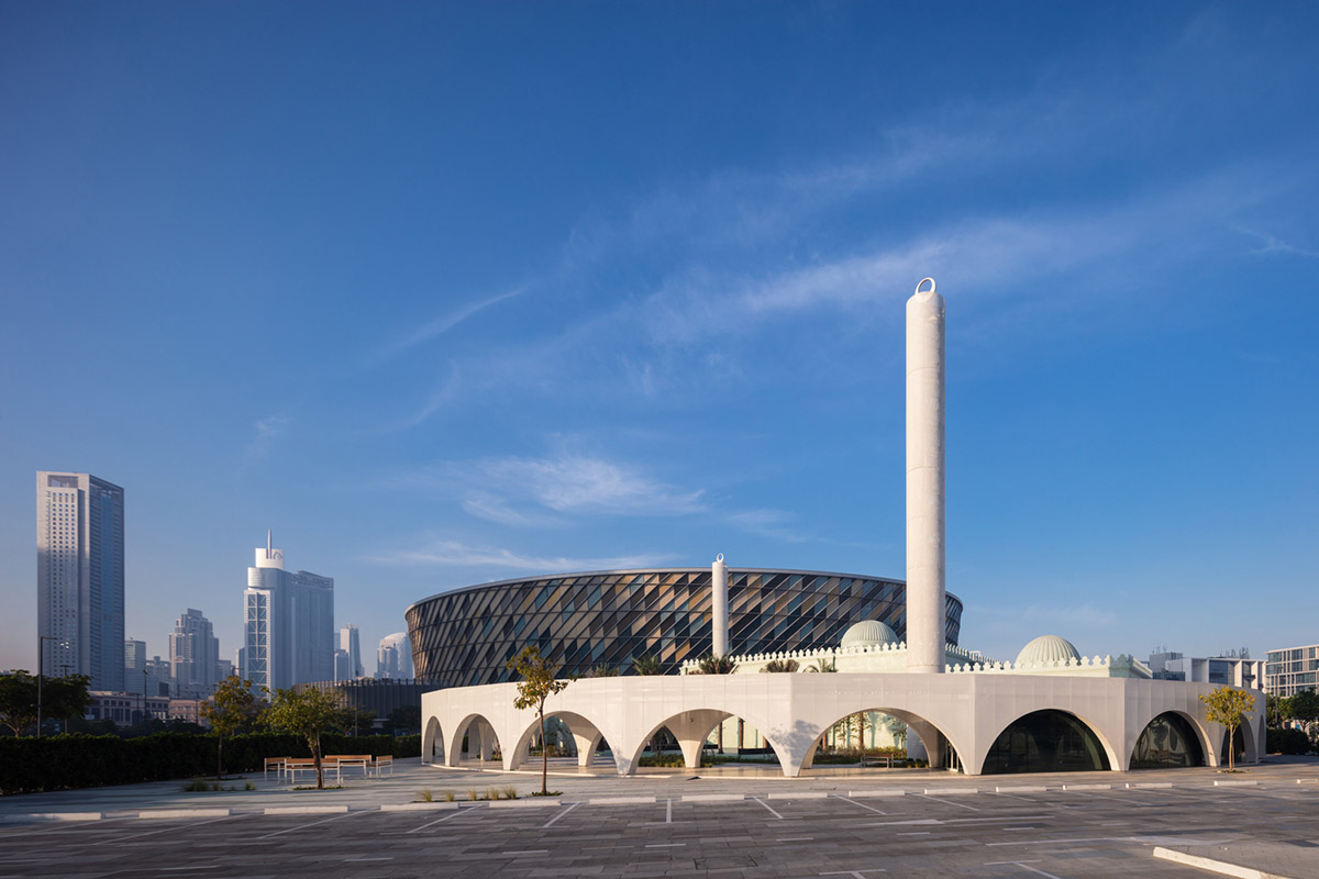 waiwai wraps mosque in Dubai with perforated colonnaded arcade