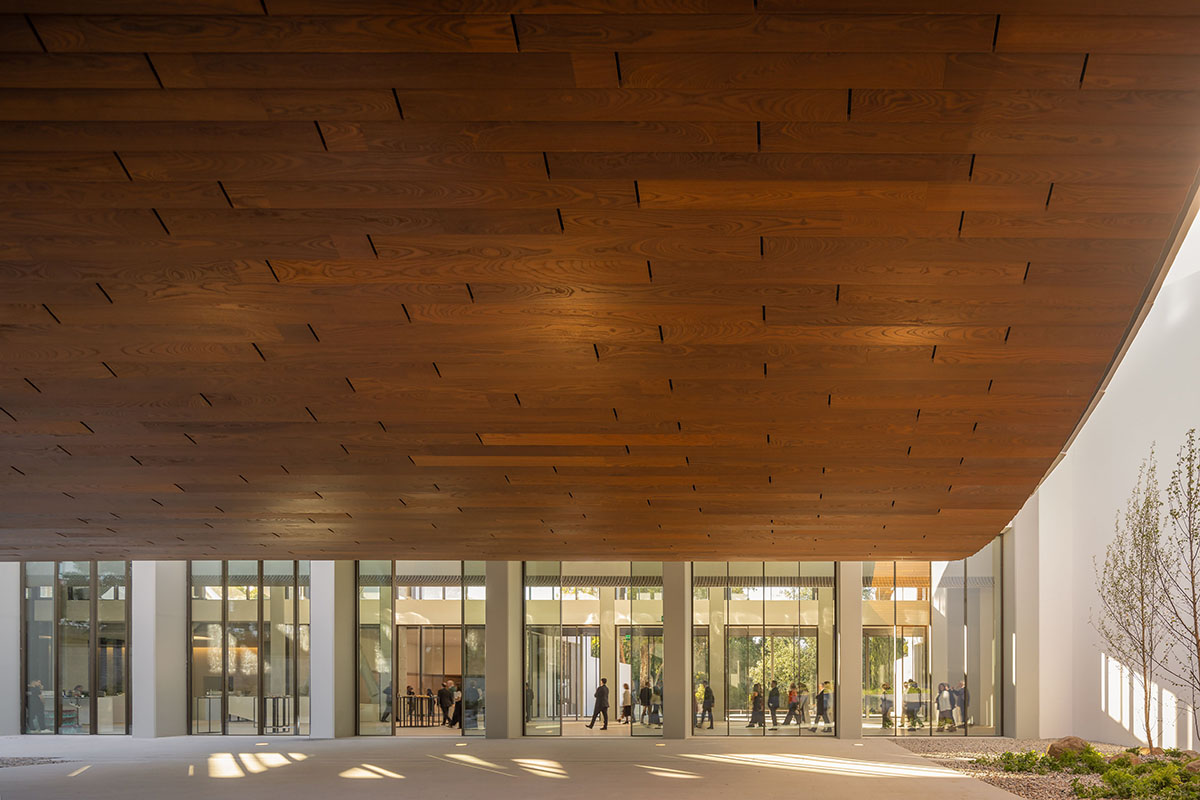 Kengo Kuma & Associates redesigns Lisbon arts centre with spacious curved canopy