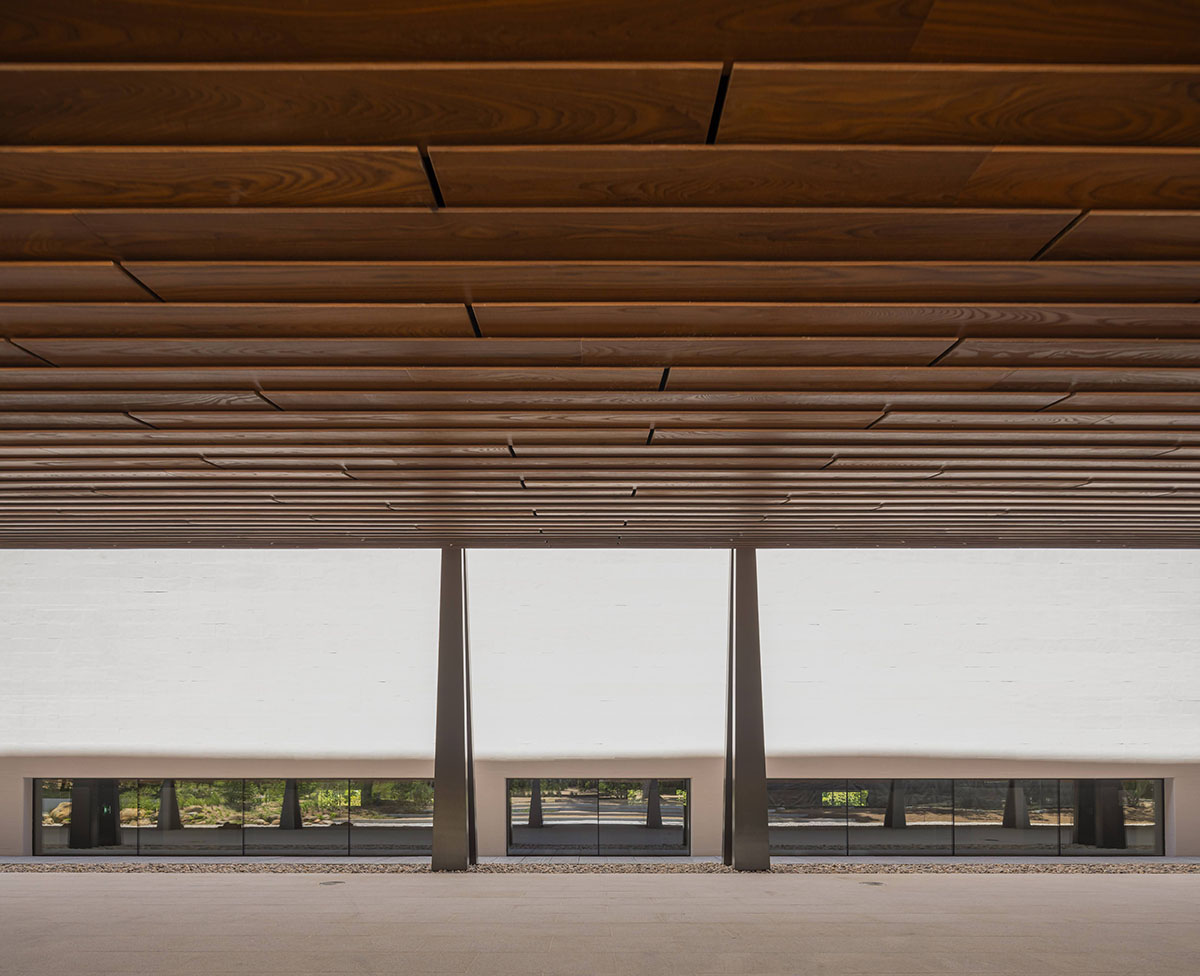 Kengo Kuma & Associates redesigns Lisbon arts centre with spacious curved canopy