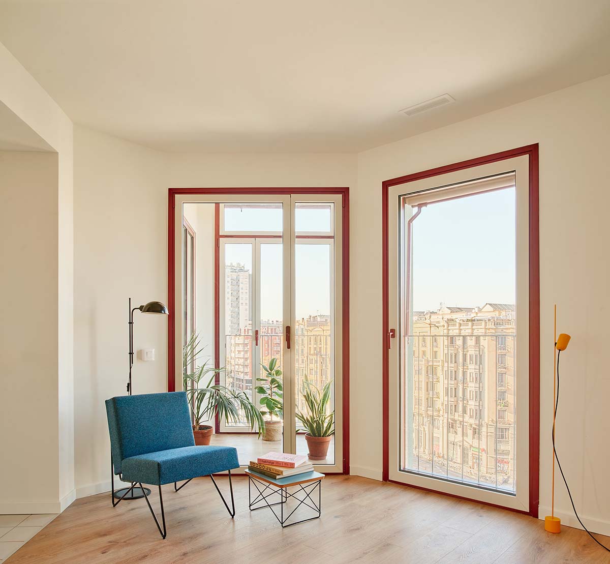 Cierto Estudio completes housing, setting a new standard for collective housing in Barcelona