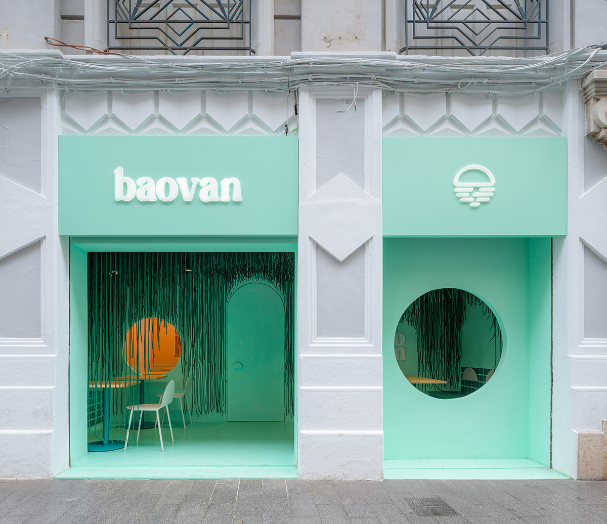 Clap Studio mimics sunset on the beach in the interiors of Baovan restaurant in Valencia
