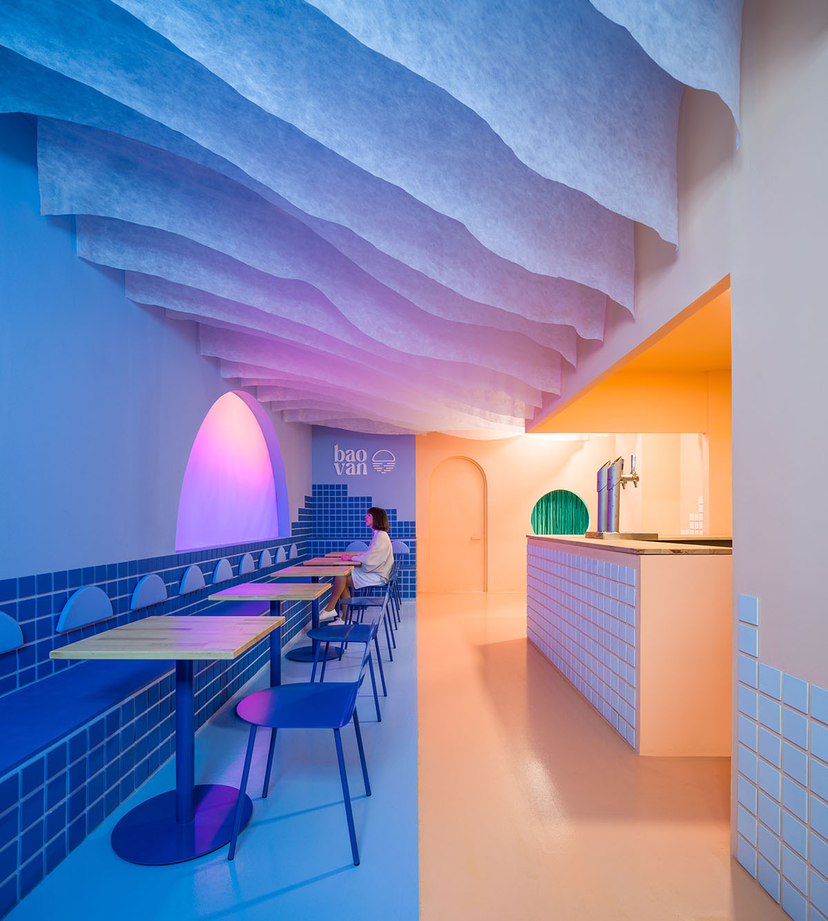 Clap Studio mimics sunset on the beach in the interiors of Baovan restaurant in Valencia