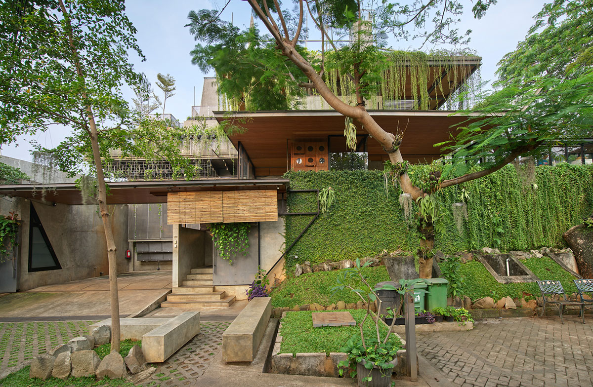 RAW Architecture designs multi-purpose building addressing tropical ...