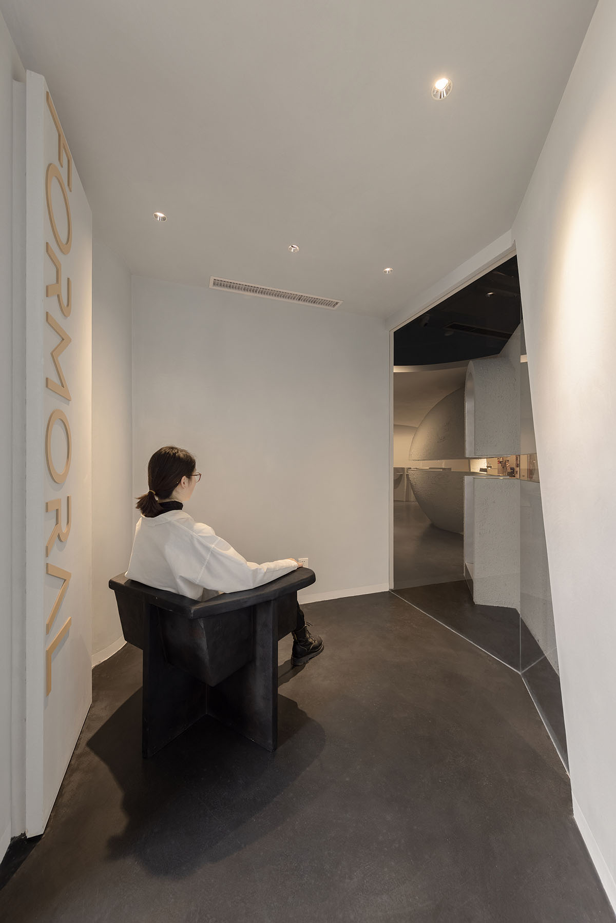 lialawlab completes retro-futuristic skincare centre in Hangzhou, China