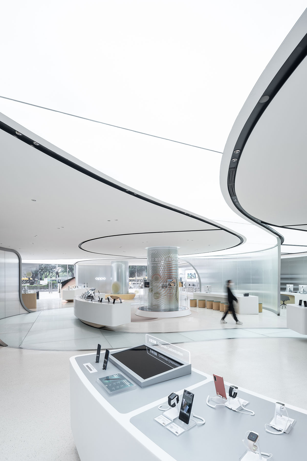 UNStudio designs store with extruded metallic tubes for mobile phone brand OPPO in Guangzhou