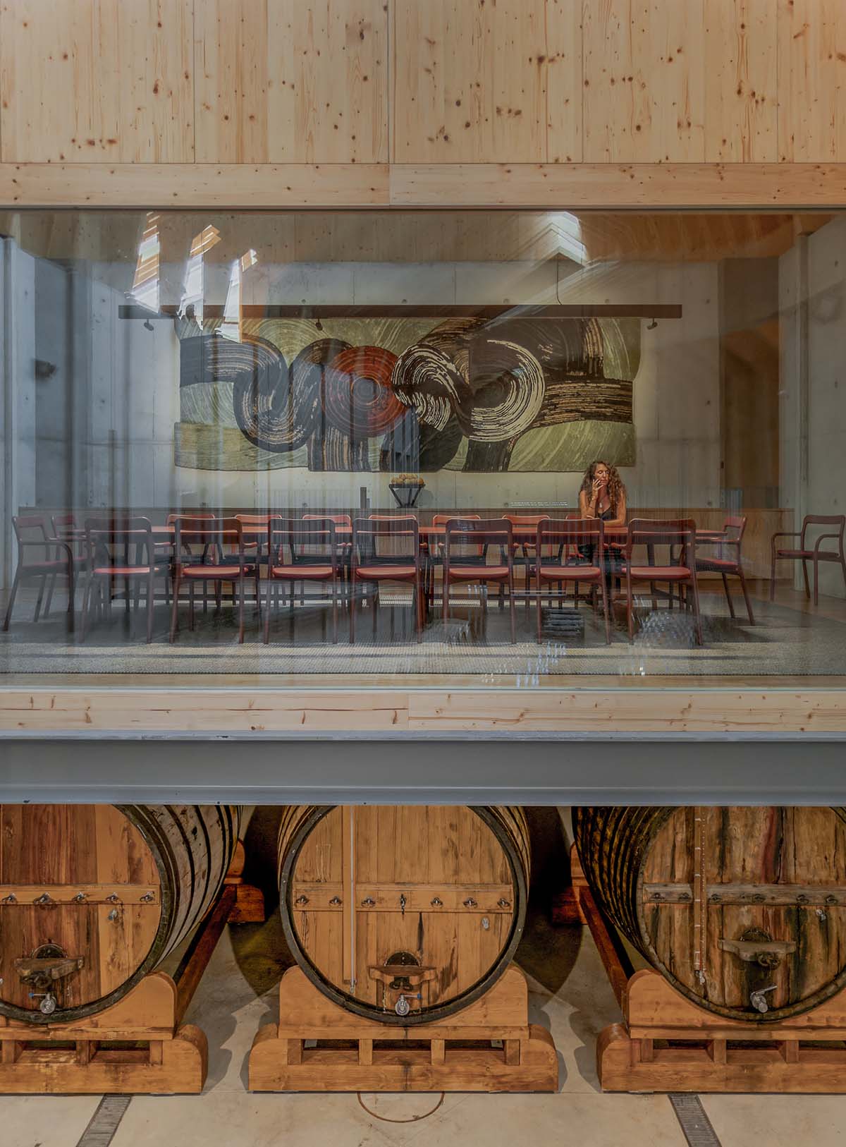 Atelier Sergio Rebelo adds organic elegance to a winery by mimicking the zigzags of the vineyards 