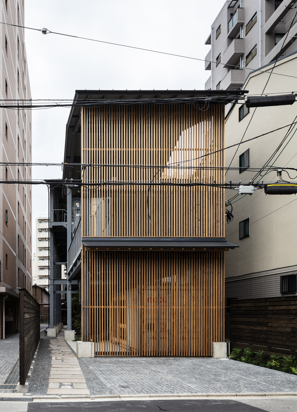 SHIKIAMI CONCON, a mix of Container architecture and Japanese traditional townhouse