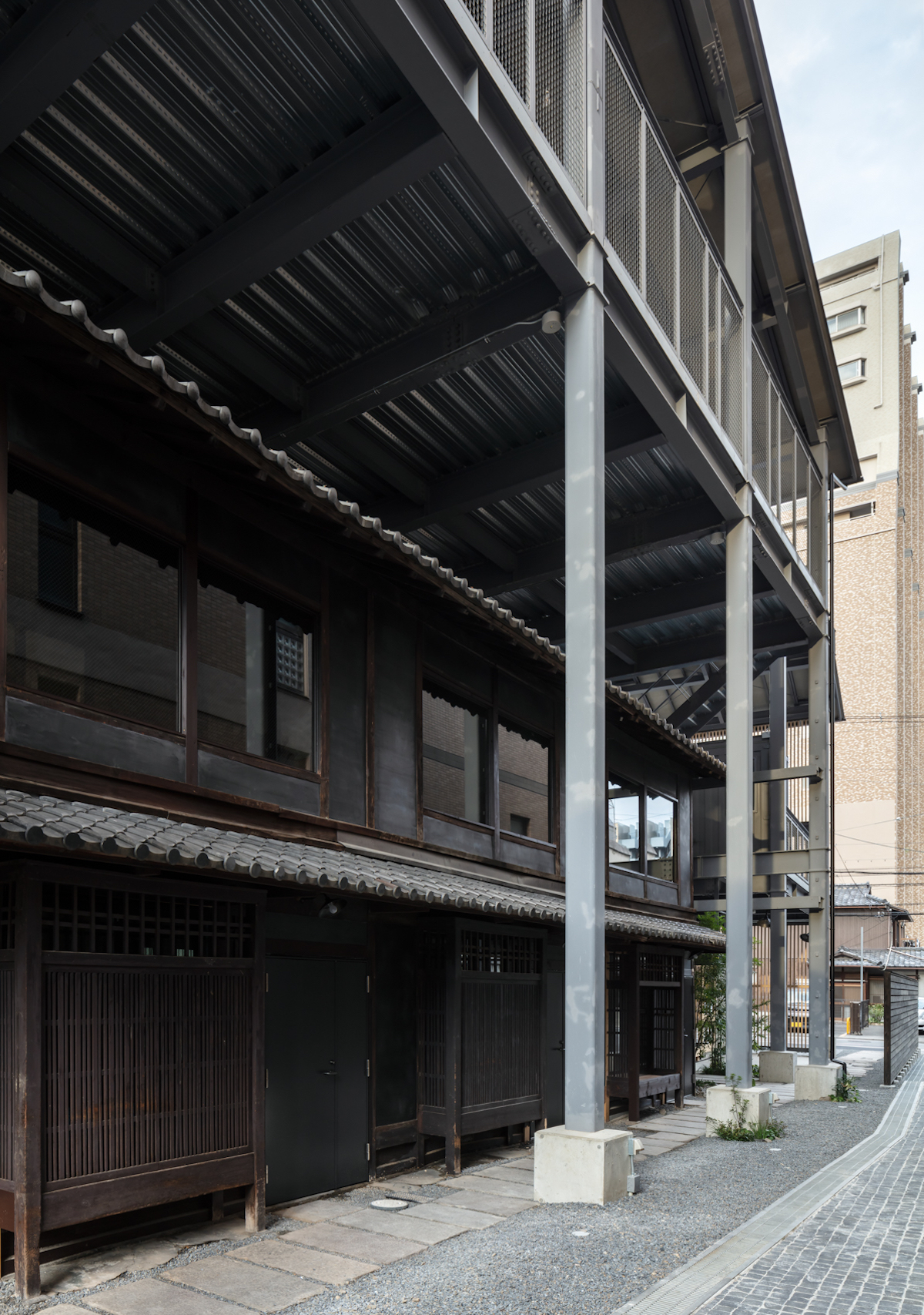 SHIKIAMI CONCON, a mix of Container architecture and Japanese traditional townhouse