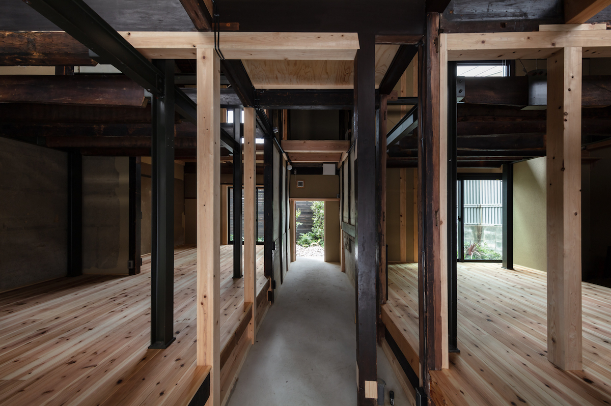 SHIKIAMI CONCON, a mix of Container architecture and Japanese traditional townhouse