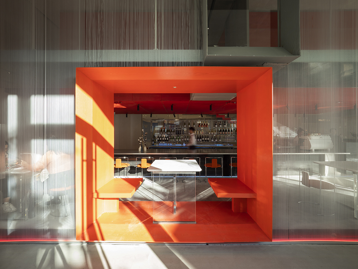 Waterfrom Design completes Doko Bar with giant bloody red boxes in Shenzhen