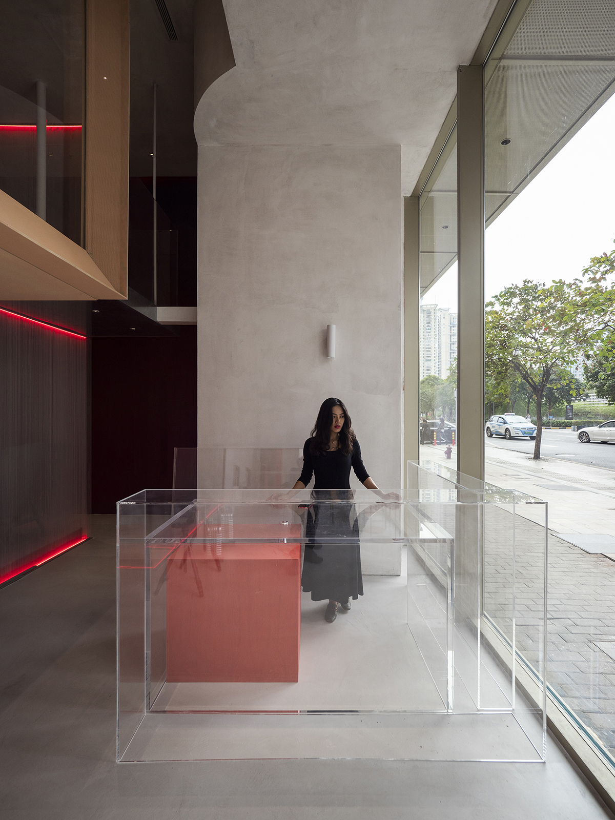 Waterfrom Design completes Doko Bar with giant bloody red boxes in Shenzhen