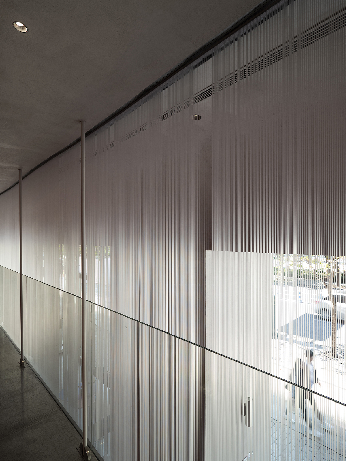 Waterfrom Design completes Doko Bar with giant bloody red boxes in Shenzhen