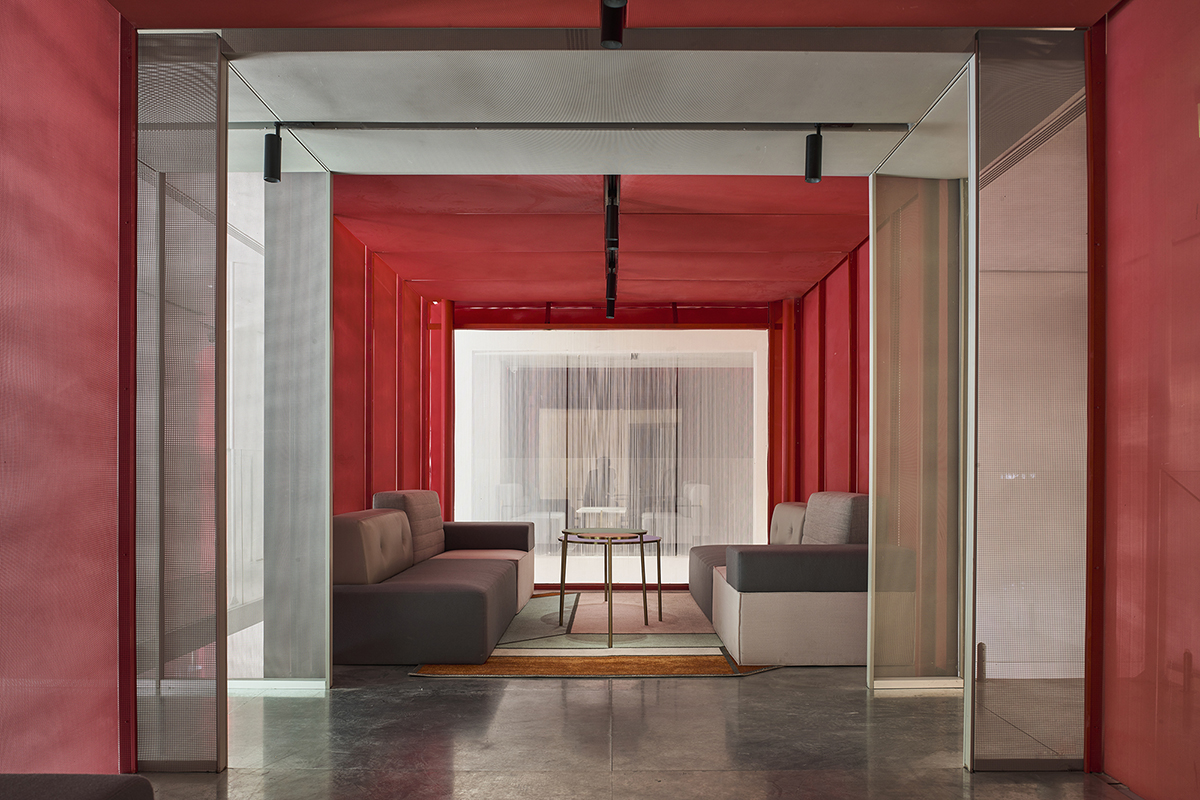 Waterfrom Design completes Doko Bar with giant bloody red boxes in Shenzhen