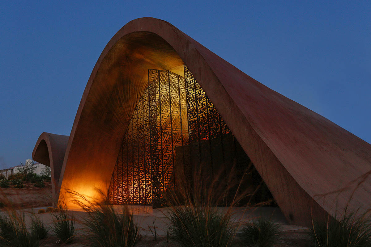 Oppenheim Architecture completes Ayla Golf Academy with wavy roofs in deserted landscape of Jordan