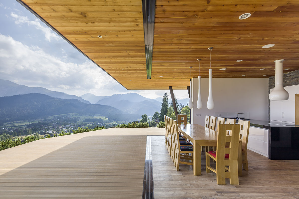 KARPIEL STEINDEL Architektura reinterprets traditional Zakopane style with modern Tatra House