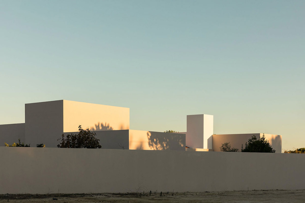 Architecture DC.AD Studio designed a secluded home and artistic residences outside Lisbon