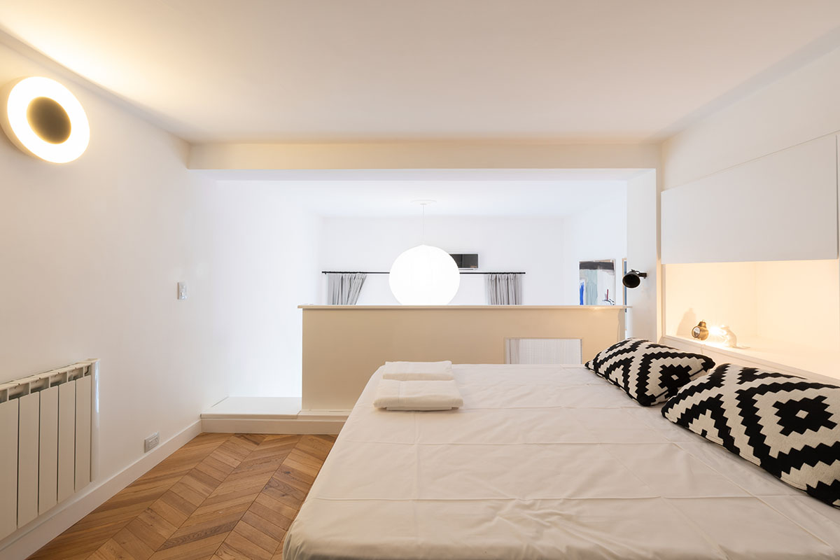 Carol Burton Architecture renovates small historic flat with warm interior space in Buenos Aires