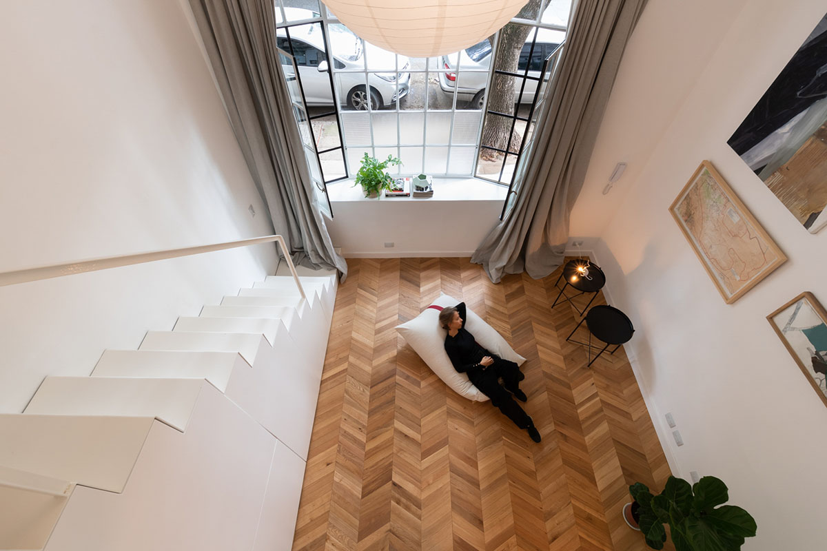 Carol Burton Architecture renovates small historic flat with warm interior space in Buenos Aires