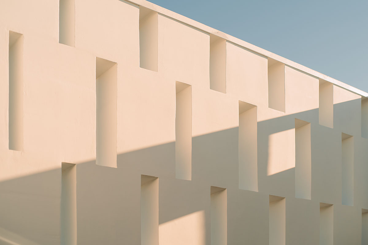 Rea Studio completes Casa Alazán with porous volume in Jalisco, Mexico