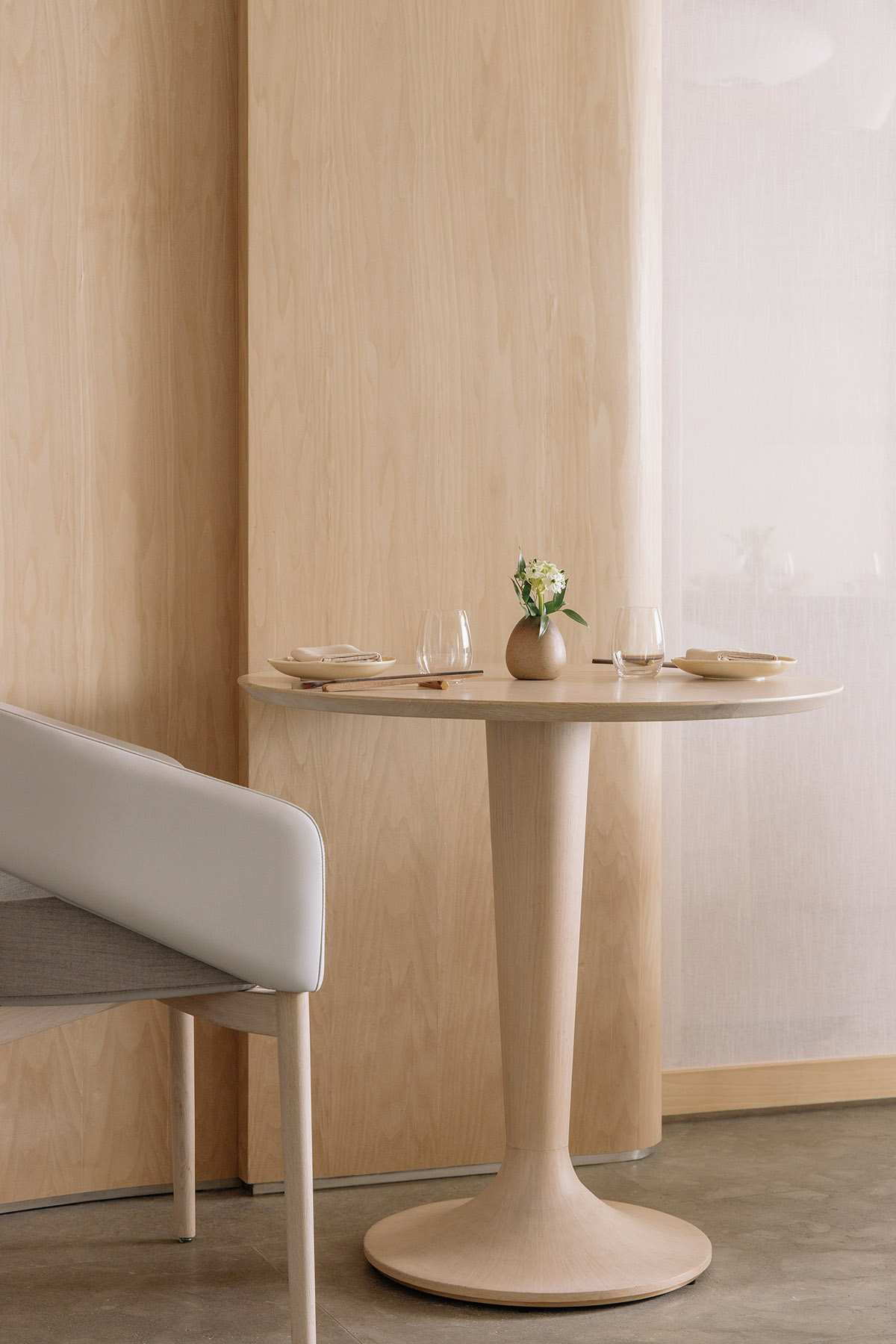 Sò Studio combines soft and sharp lines for interiors of Restaurant Lunar in Shanghai