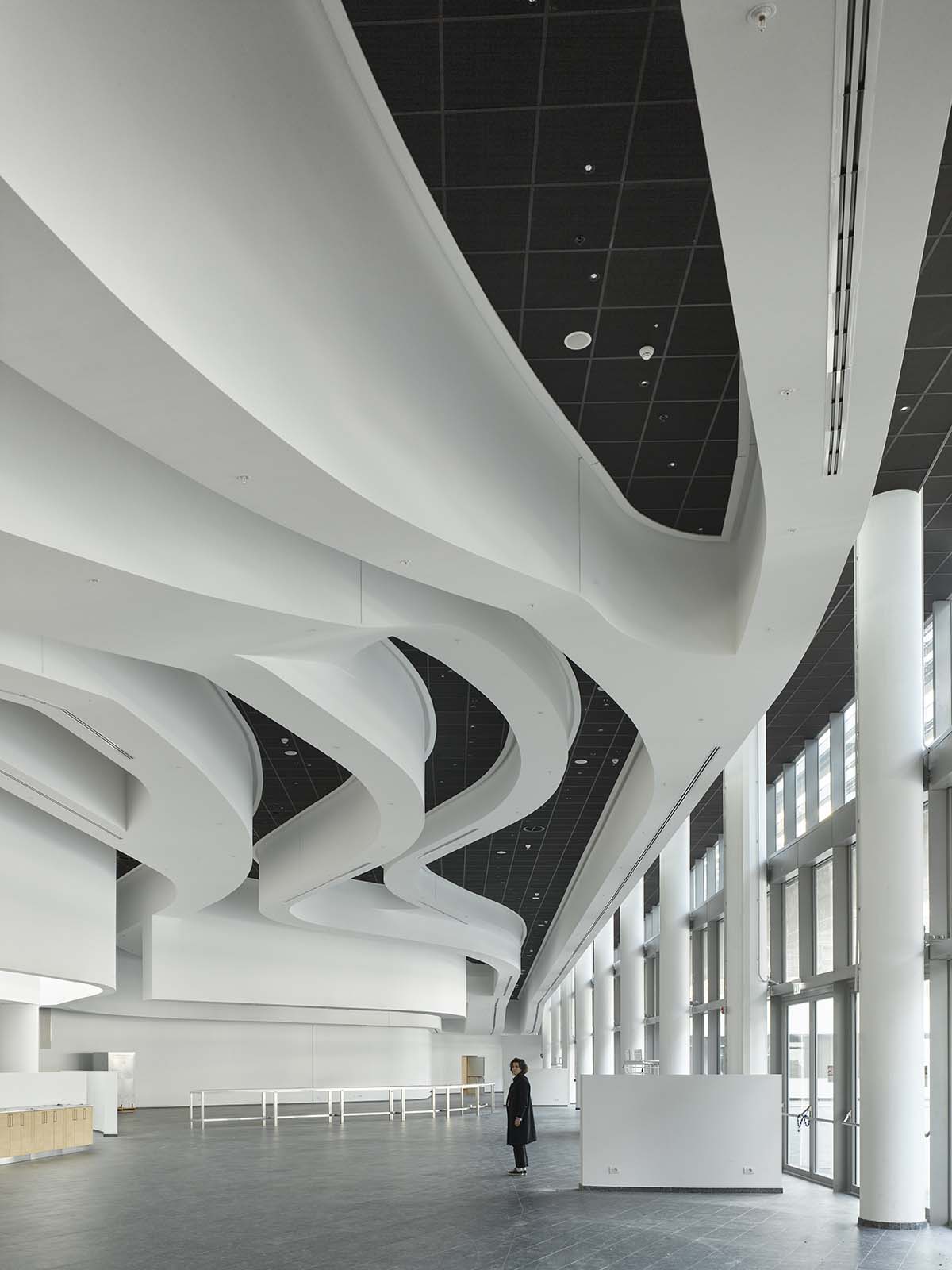 Morphosis completes headquarters for energy company evoking geological formations in Milan