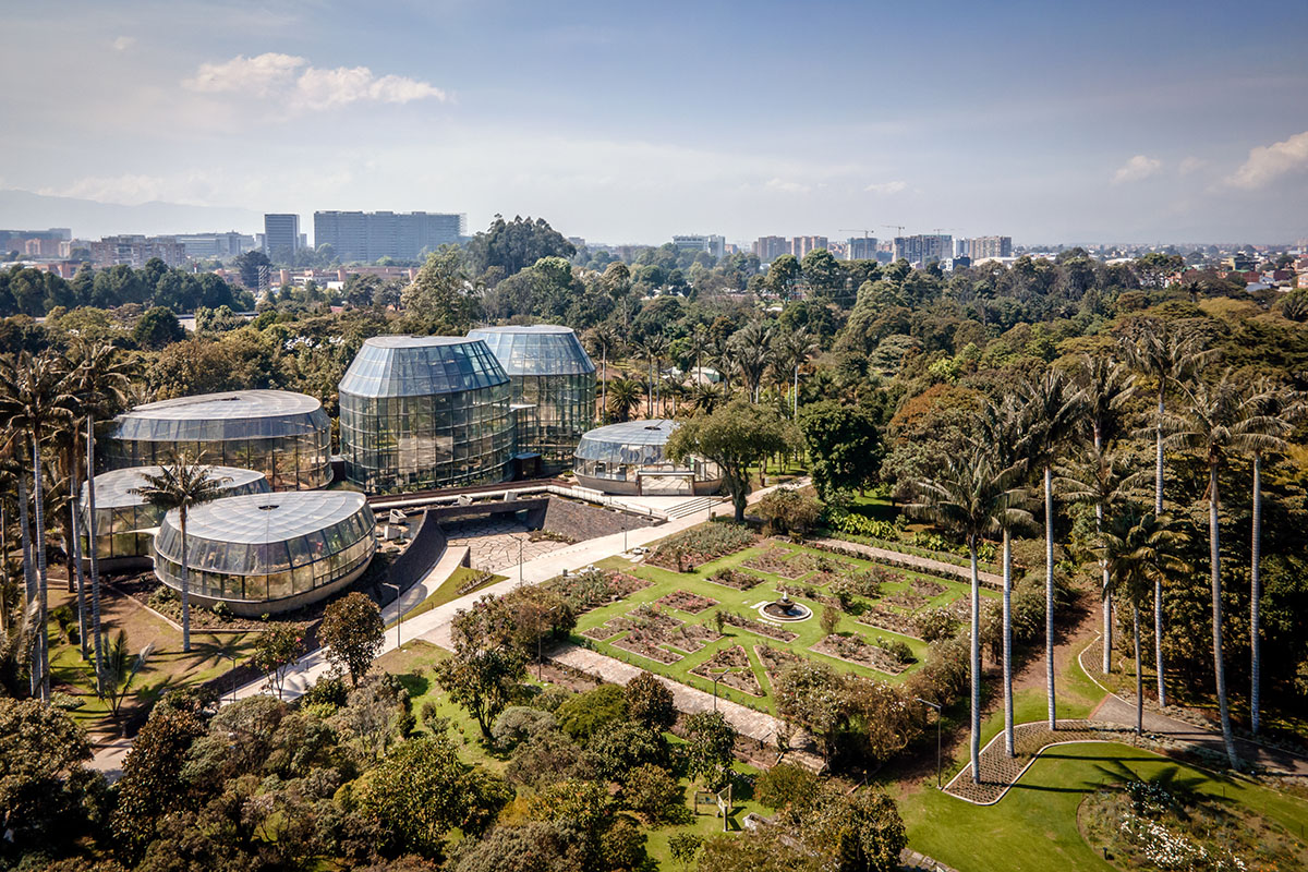 DARP built botanical garden in Colombia with self-supporting glazed volumes
