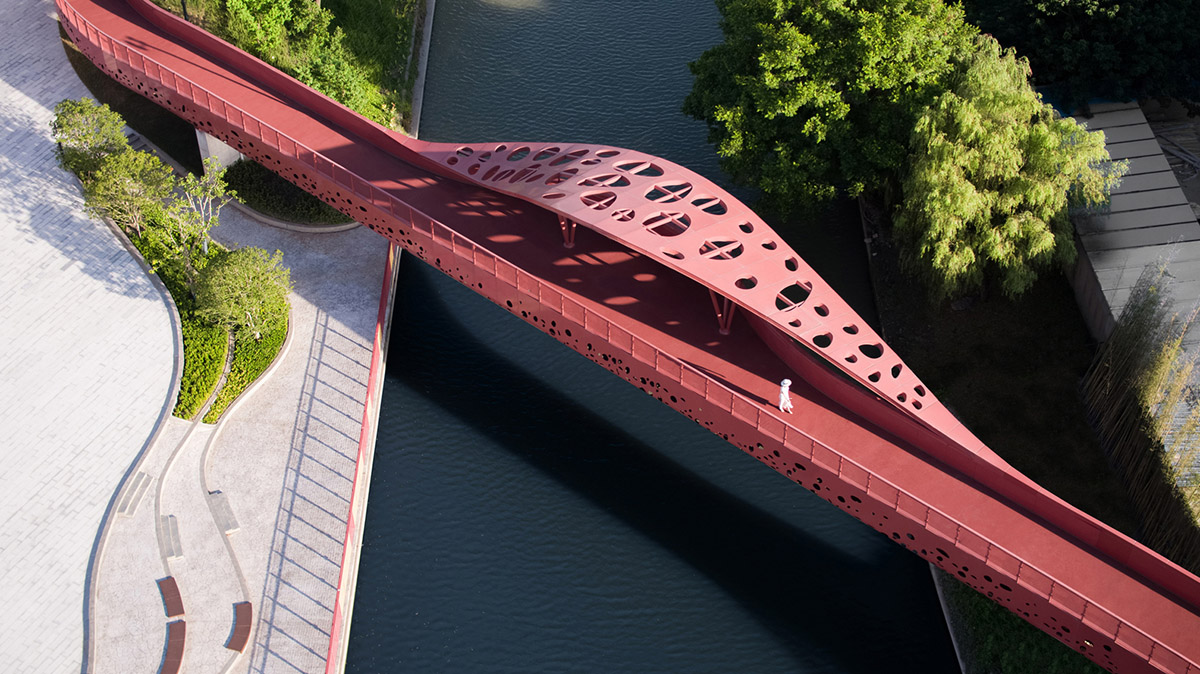 SPARK translates diatom into red-colored 3D-motifed pedestrian bridges and walkways in Shanghai 
