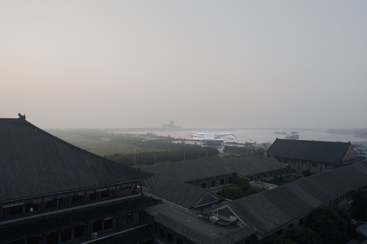 Lacime Architects creates wavy and floating Shimao-The Wave Showroom in Tianjin, China