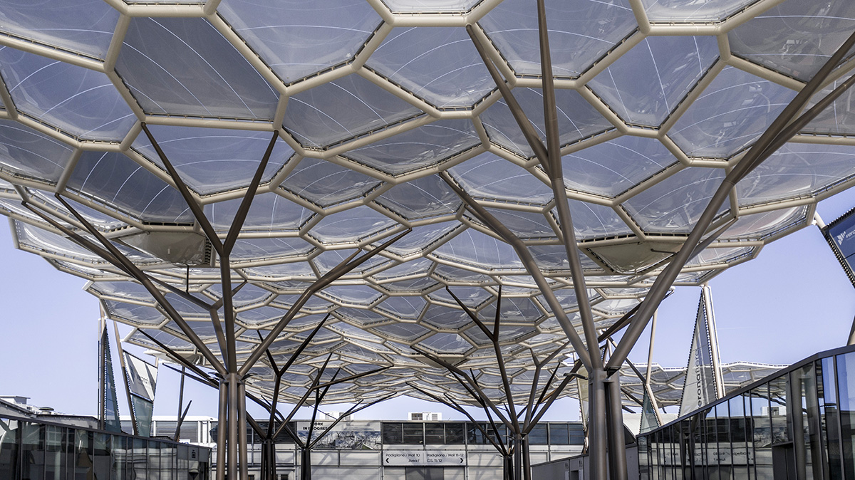 Maffeis Engineering adds wavy and translucent canopy to Veronafiere Trade Show ground in Italy