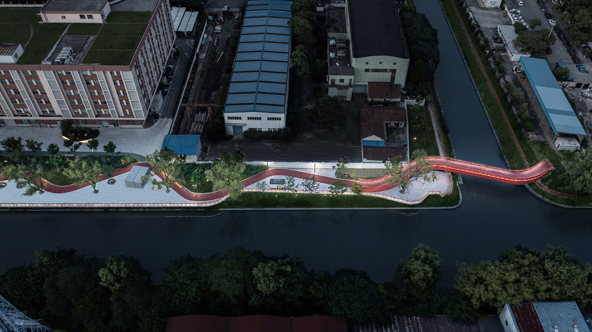 SPARK translates diatom into red-colored 3D-motifed pedestrian bridges and walkways in Shanghai 