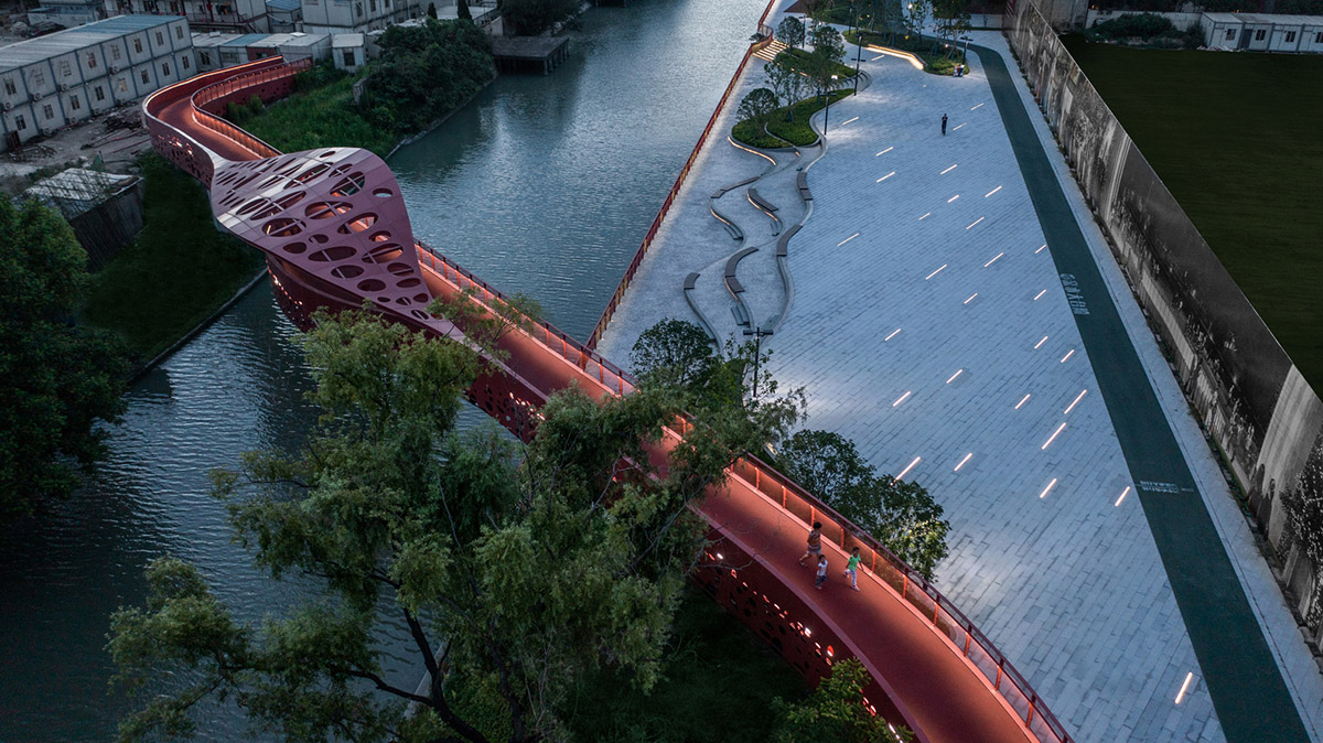 SPARK translates diatom into red-colored 3D-motifed pedestrian bridges and walkways in Shanghai 
