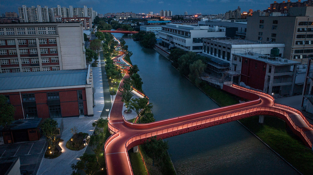 SPARK translates diatom into red-colored 3D-motifed pedestrian bridges and walkways in Shanghai 