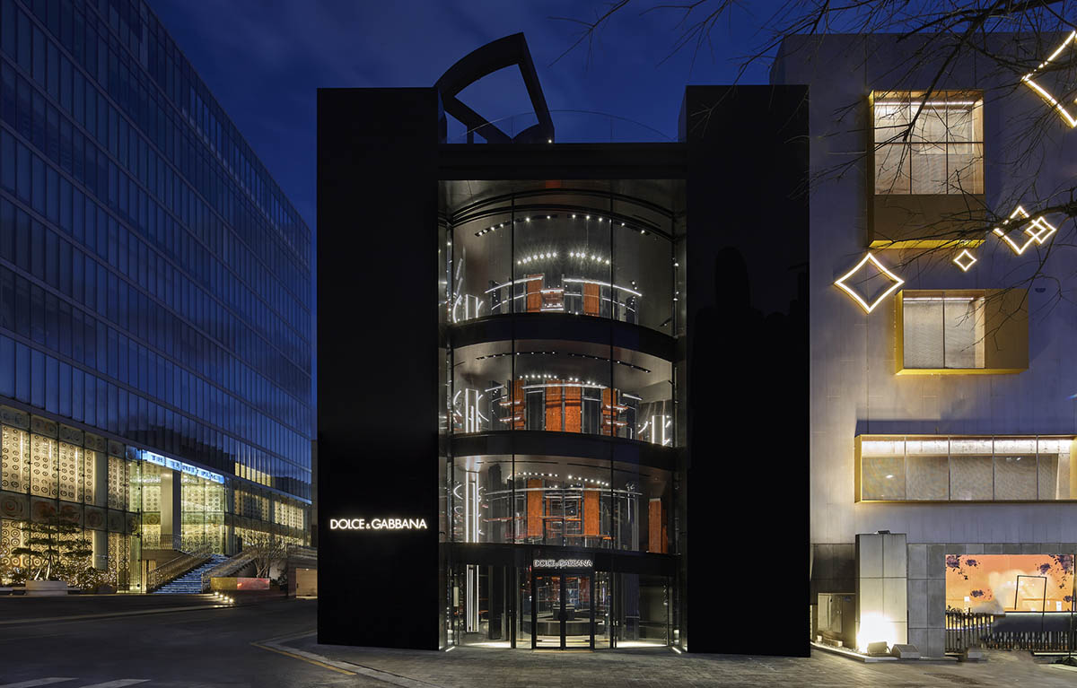 Ateliers Jean Nouvel wraps Dolce & Gabbana's Seoul store with four pillars made of black granite