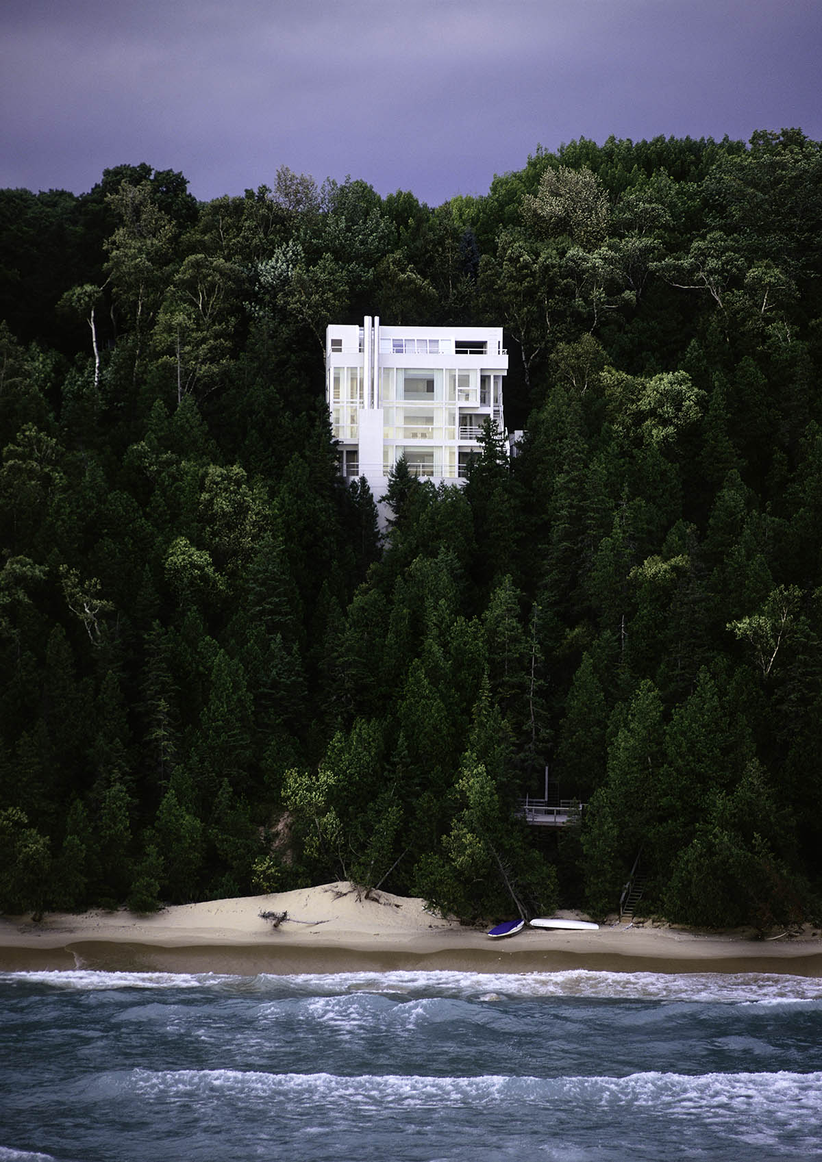 Richard Meier temporarily takes leave of absence after accused of sexual harassment by 5 women