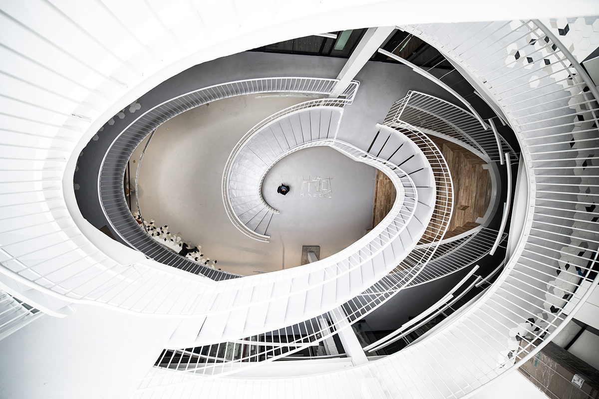 RoarcRenew converted 1980s Warehouse into a Co-working Space with Museum Exhibition Display Design