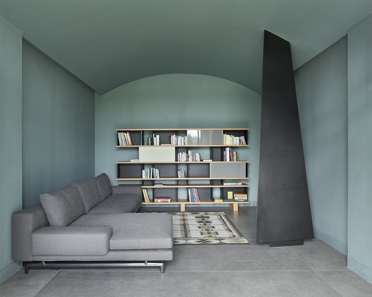 MACH Arquitectos renovates low-lying traditional house in the charming village of Pals, Spain 