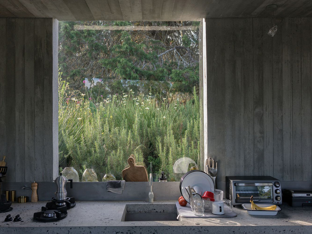 Ballen House in Colombia explores possibilities of living in larger spaces in a lush hilly terrain