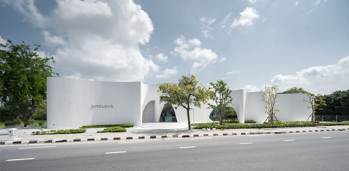 Unknown Surface Studio creates sinuous Uncloud Caffee in Thailand
