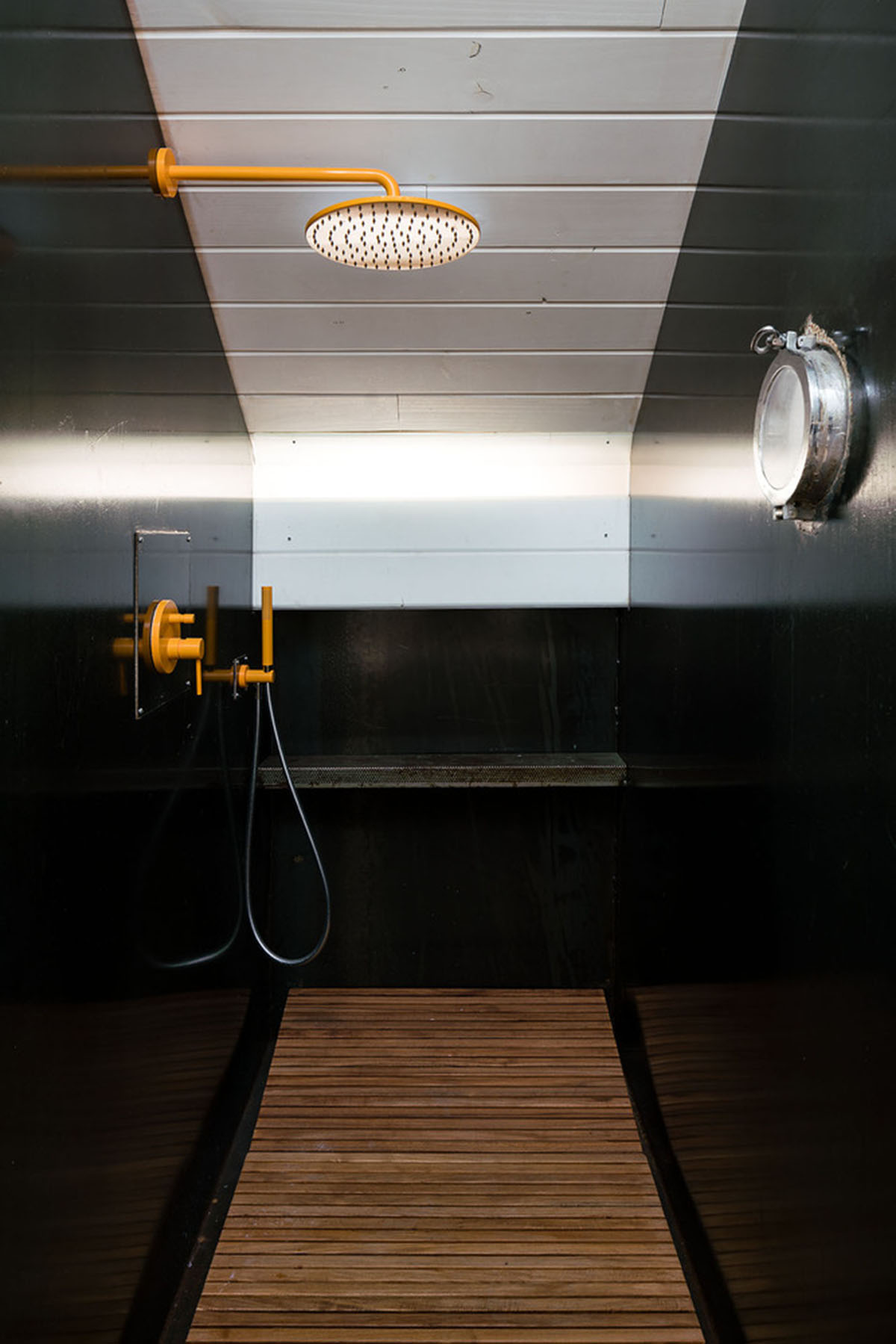 Pía Mendaro converts old house into an artist residence with floating mezzanine floor in Madrid