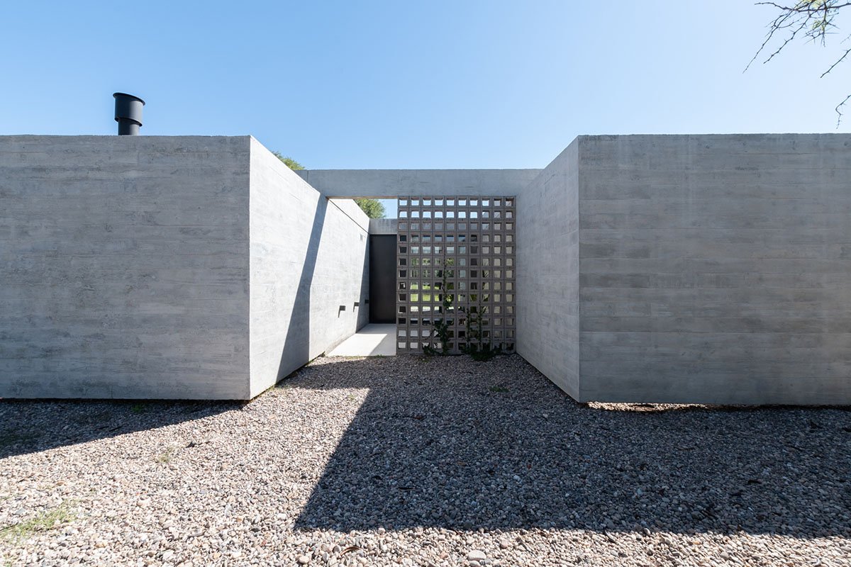 GRUPO Studio completes House SI in Córdoba, Argentina