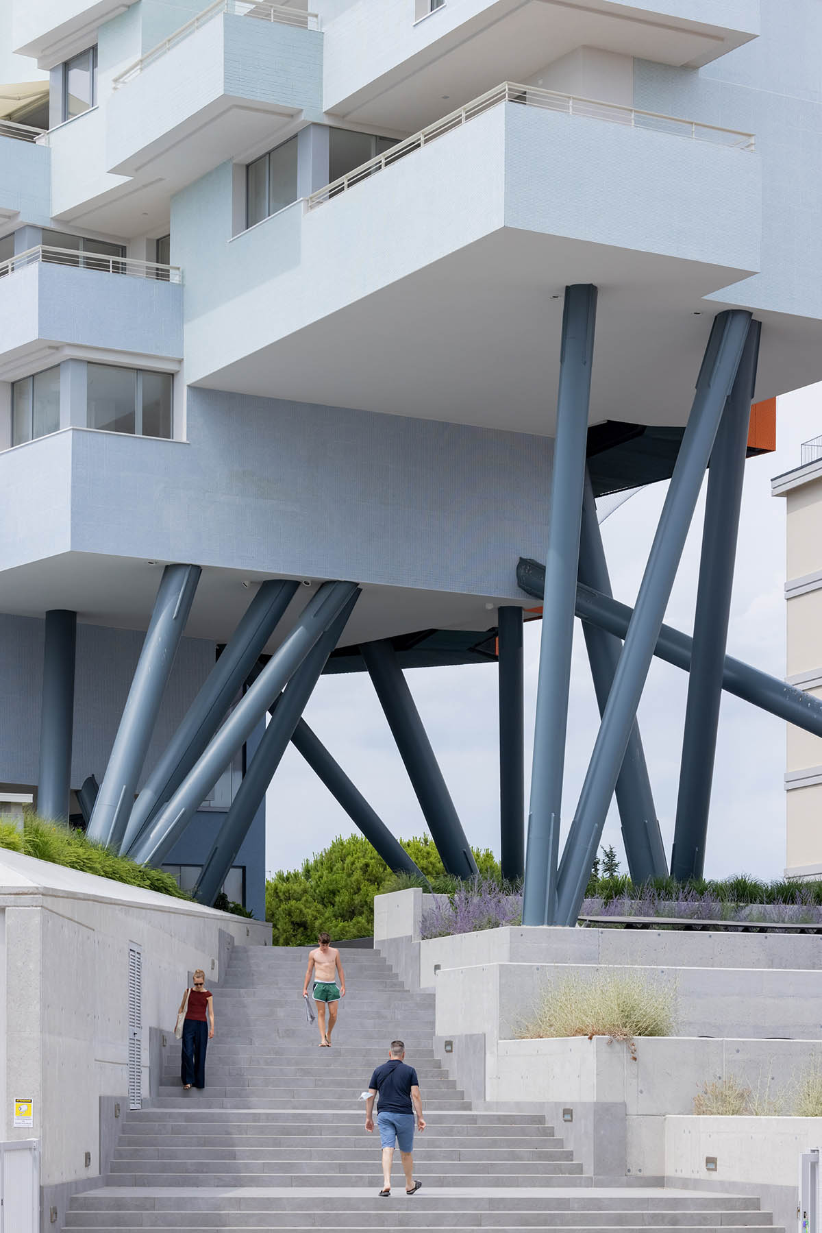 ELASTICOFarm designs residential apartment on a forest of steel pillars in Lido di Jesolo, Italy