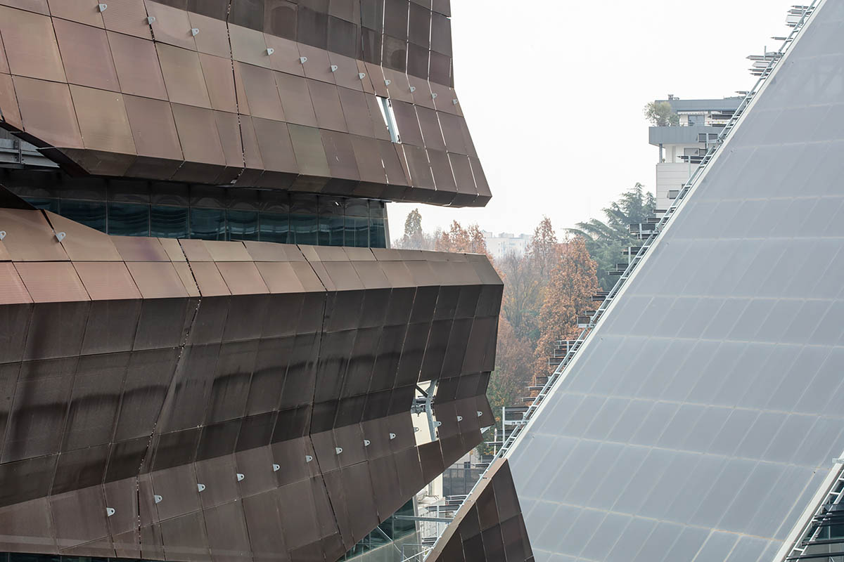 Morphosis completes headquarters for energy company evoking geological formations in Milan