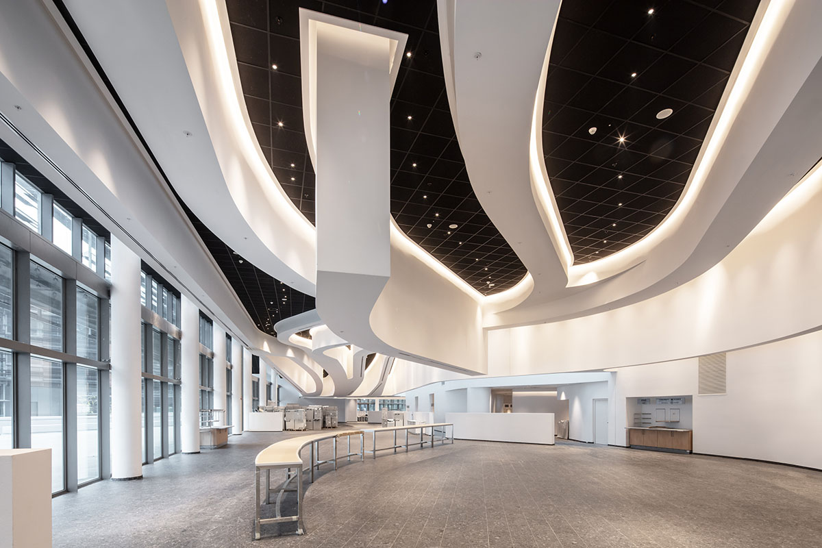 Morphosis completes headquarters for energy company evoking geological formations in Milan