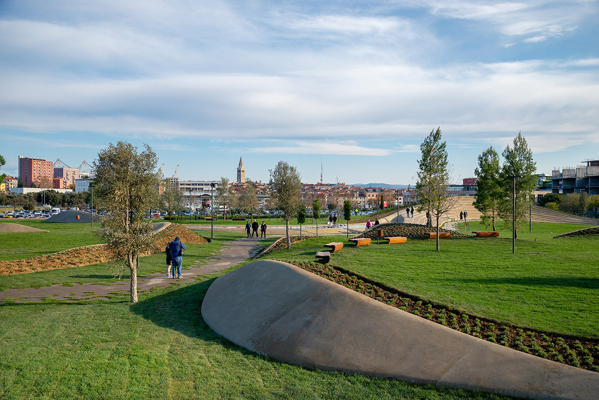 Enota completes a new Central Park with undulating urban elements in coastal town of Slovenia