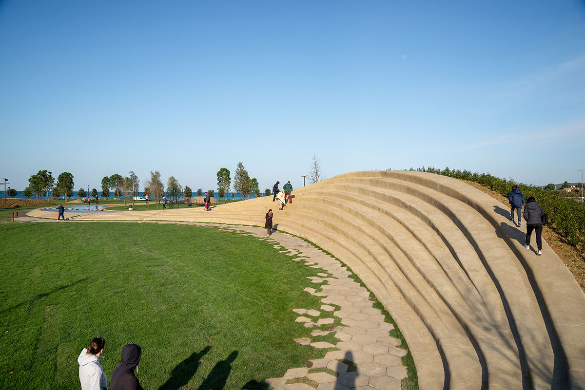 Enota completes a new Central Park with undulating urban elements in coastal town of Slovenia