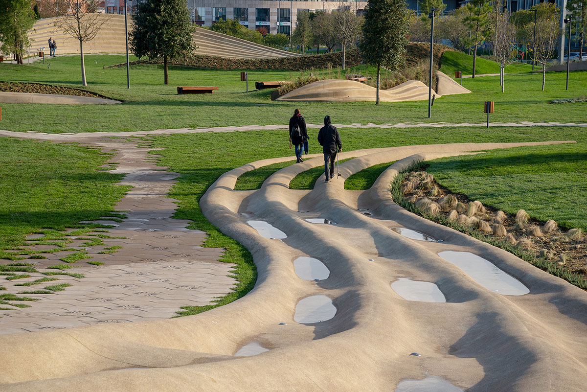 Enota completes a new Central Park with undulating urban elements in coastal town of Slovenia