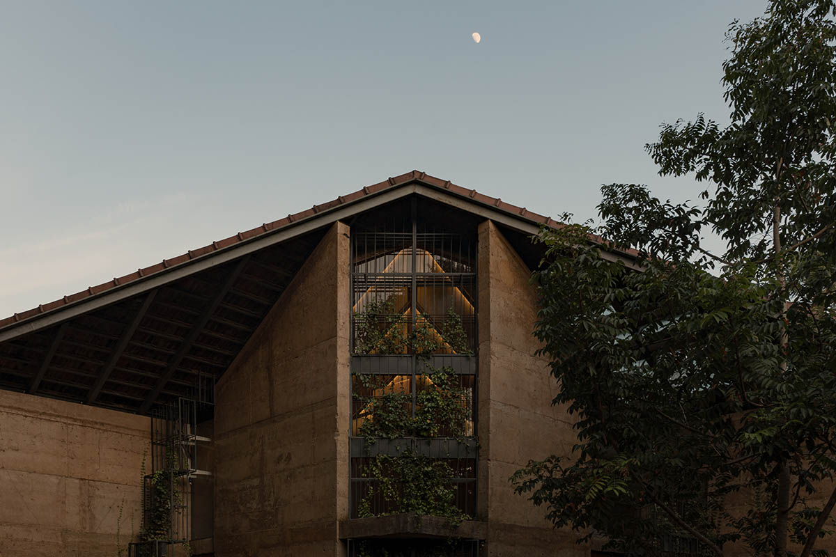 Wallmakers turns Nisarga Art Hub's spacious roof into an open air amphitheatre in Kerala